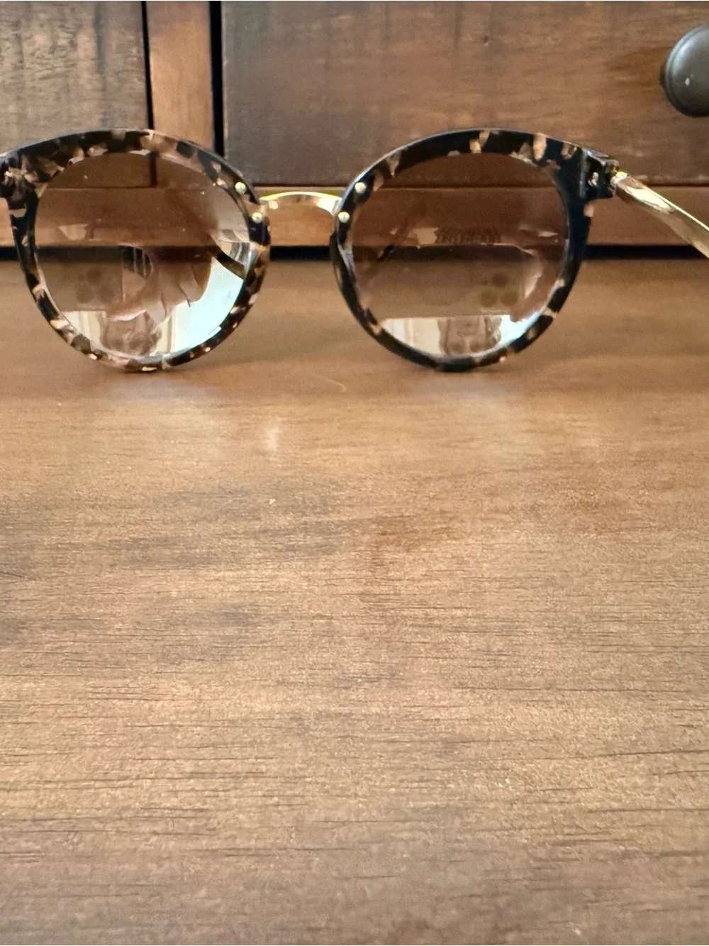 Authentic Dolce & Gabbana Women's Tortoiseshell Frame Sunglasses with Gold